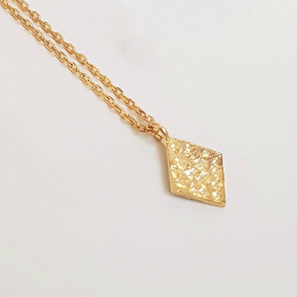 Diomand V Necklace Gold